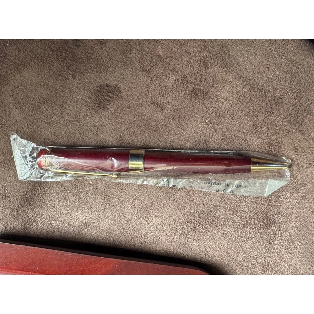 Vintage The Bombay Company Inc 1994 Wood Pen Case with wooden Pen‎ gift set